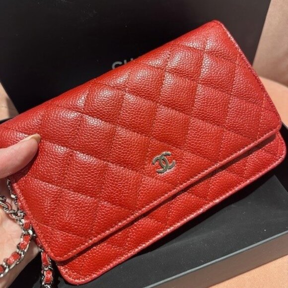 Chanel Wallet on Chain (WOC) in Red Caviar - Picture 1 of 7
